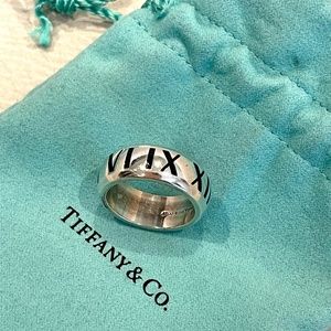 Authentic Tiffany& Co. Atlas Ring